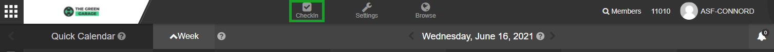 View switcher options showing Daily, Weekly, Monthly, and Yearly scheduling perspectives.